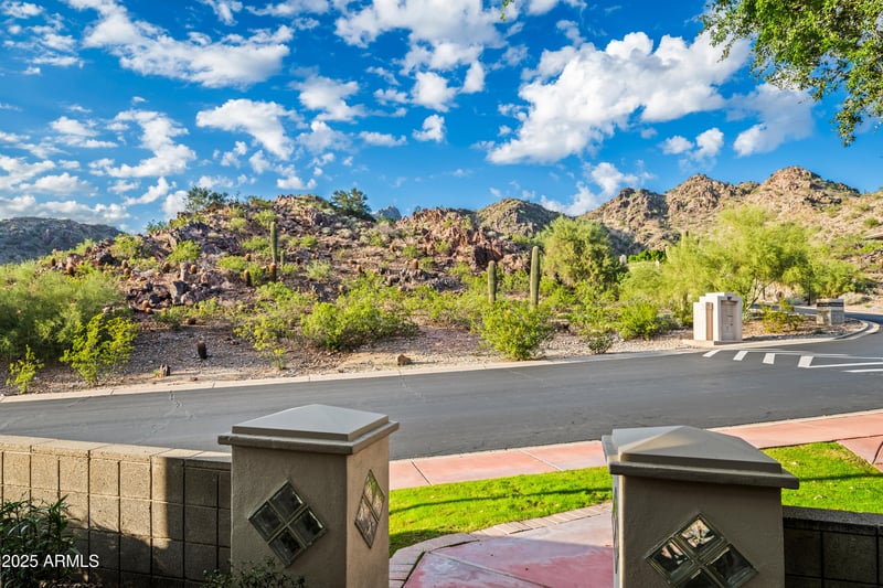 3153 E Sierra Vista Dr, Phoenix, AZ 85016