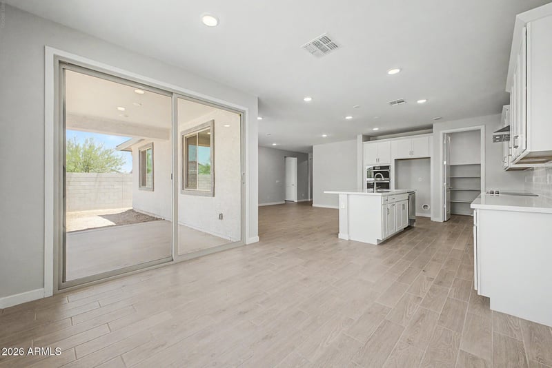 31564 Singing Meadow Ln, San Tan Valley, AZ 85143