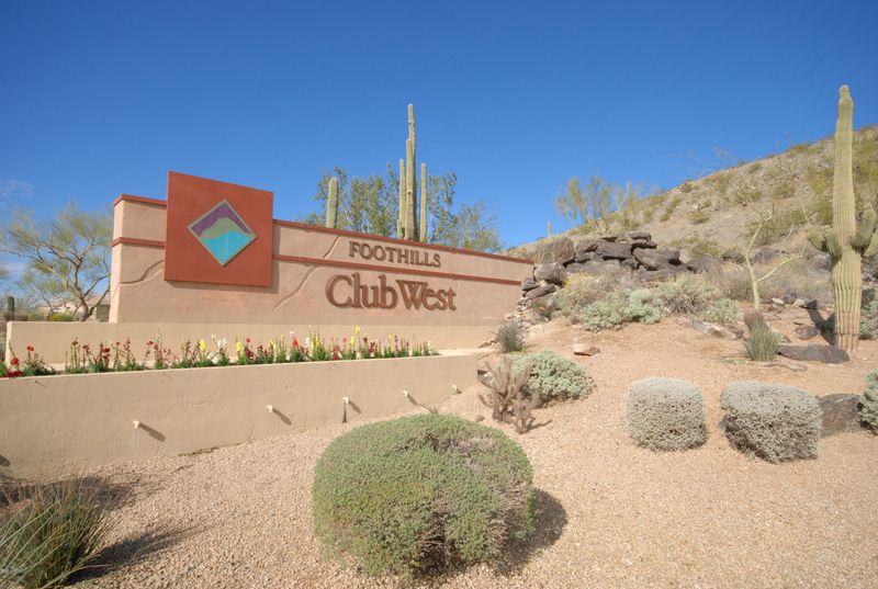 316 W Thunderhill Dr, Phoenix, AZ 85045