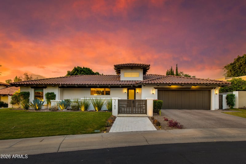 3160 E Stella Ln, Phoenix, AZ 85016