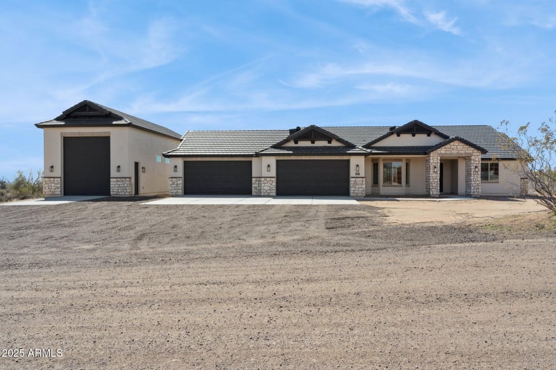 31625 Misty Ln, San Tan Valley, AZ 85144