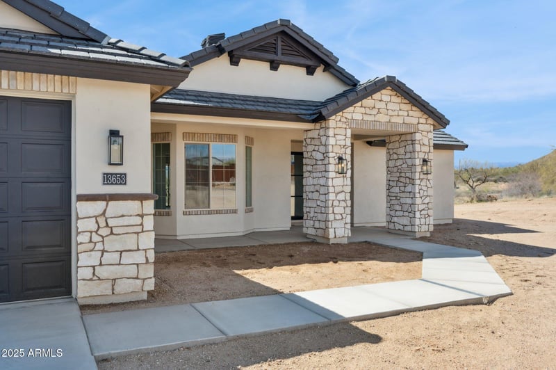 31625 Misty Ln, San Tan Valley, AZ 85144