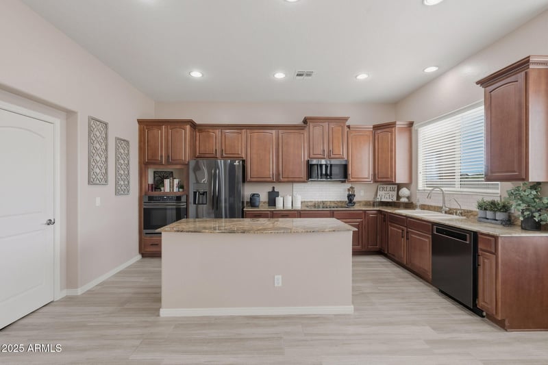 31626 21st Ln, Phoenix, AZ 85085