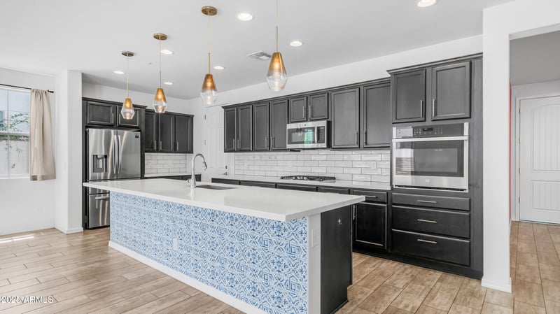 31653 24th Dr, Phoenix, AZ 85085