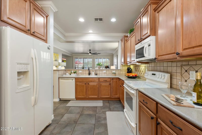 31671 Poncho Ln, San Tan Valley, AZ 85143