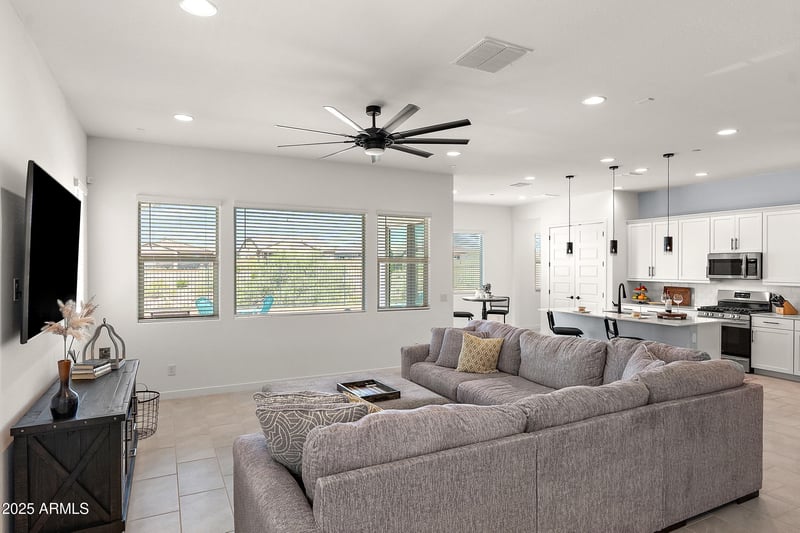 31674 123rd Ave, Peoria, AZ 85383