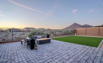 31674 123rd Ave, Peoria, AZ 85383