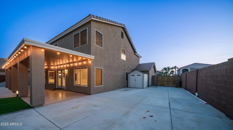 31689 Blackfoot Dr, San Tan Valley, AZ 85143