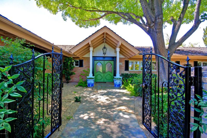 317 E Glenn Dr, Phoenix, AZ 85020