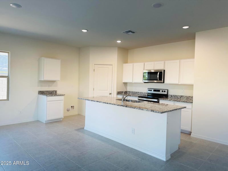 31757 Hay Bale Dr, San Tan Valley, AZ 85140