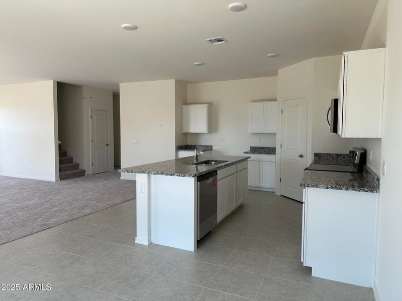31773 Hay Bale Dr, San Tan Valley, AZ 85140