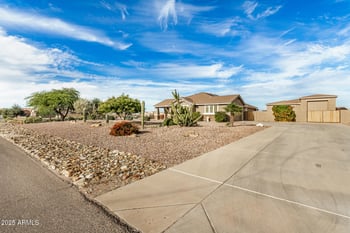 3178 Roberts Rd, San Tan Valley, AZ 85144