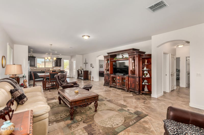 3178 Roberts Rd, San Tan Valley, AZ 85144