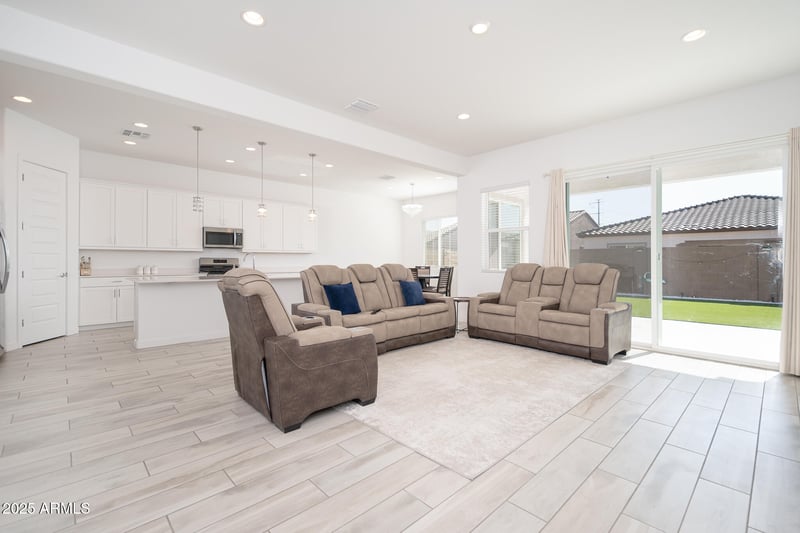 3179 Via Dona Rd, Phoenix, AZ 85083