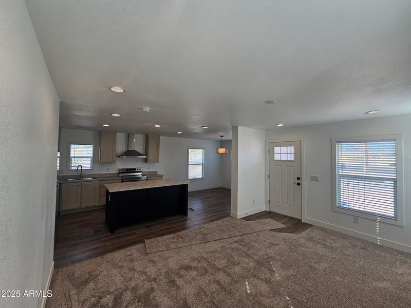 318 Ellsworth Rd, Mesa, AZ 85208
