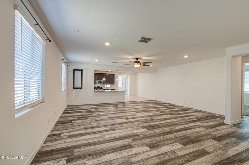 318 Striding Edge Dr, San Tan Valley, AZ 85140