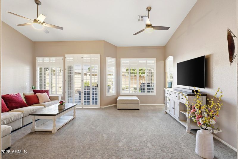 318 W El Freda Rd, Tempe, AZ 85284