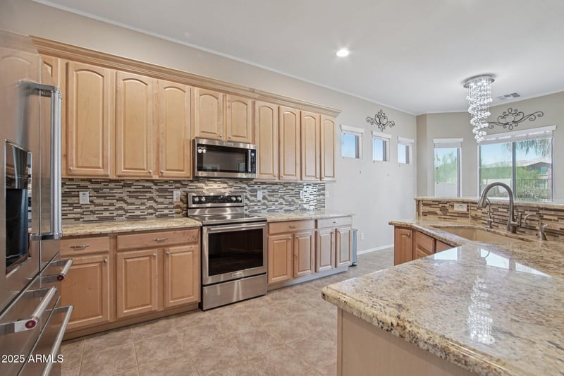 31912 23rd Ave, Phoenix, AZ 85085