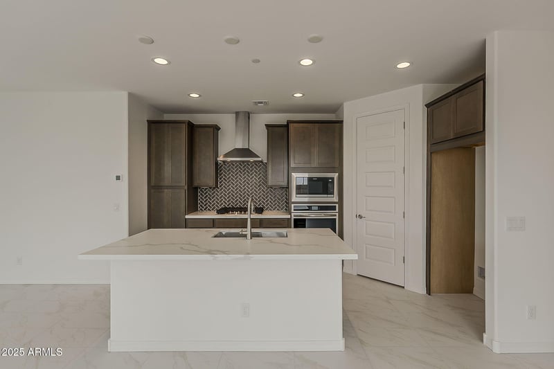 31982 117th Ave, Peoria, AZ 85383