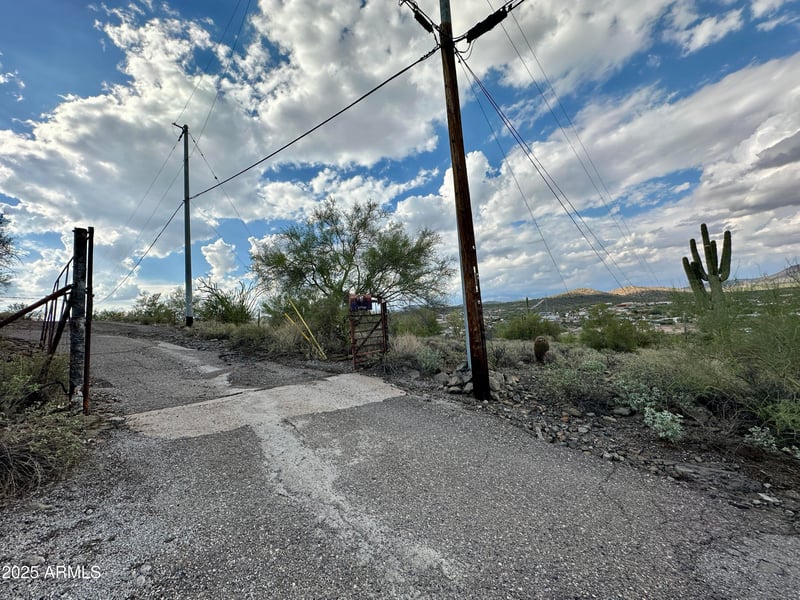 31dd Twin Peaks Ln #D, New River, AZ 85087