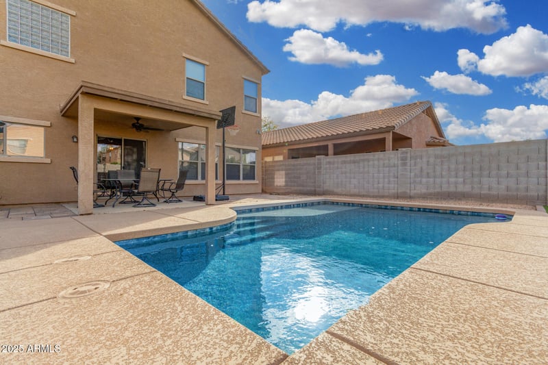 32 Desert Vista Trl, San Tan Valley, AZ 85143