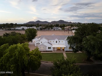 32 W Linger Ln, Phoenix, AZ 85021