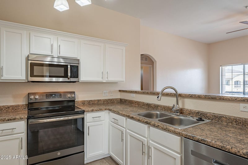 320 168th Dr, Goodyear, AZ 85338