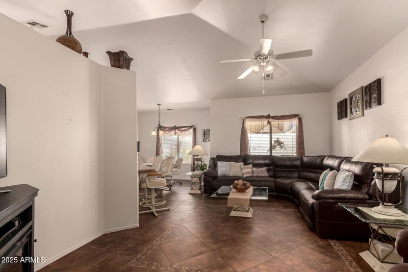 320 70th St #50, Mesa, AZ 85208