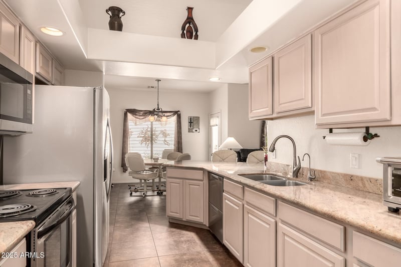 320 70th St #50, Mesa, AZ 85208