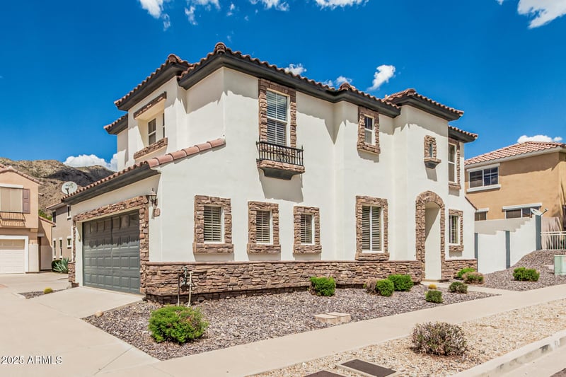 320 Mountain Sage Dr, Phoenix, AZ 85045