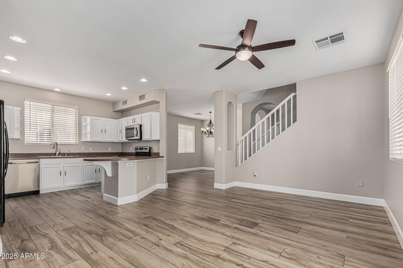 320 Mountain Sage Dr, Phoenix, AZ 85045