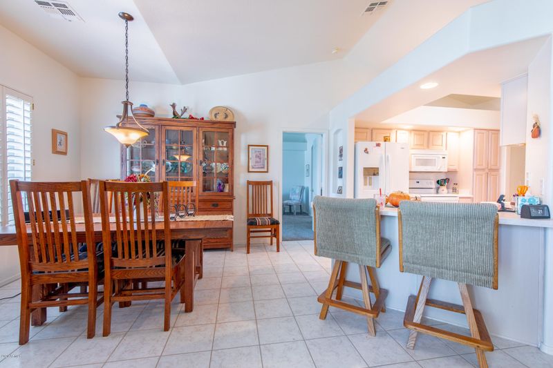 320 S 70th St #2, Mesa, AZ 85208