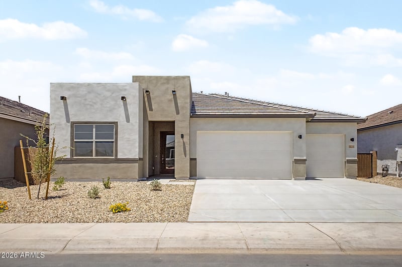 320 Floyd Dr, San Tan Valley, AZ 85140