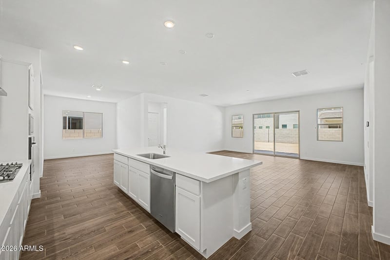 320 Floyd Dr, San Tan Valley, AZ 85140