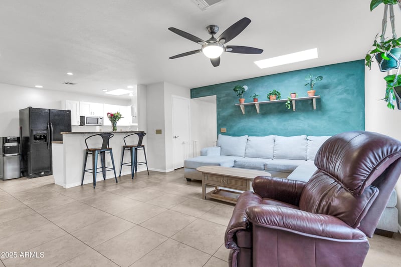 320 Laguna Dr, Tempe, AZ 85282
