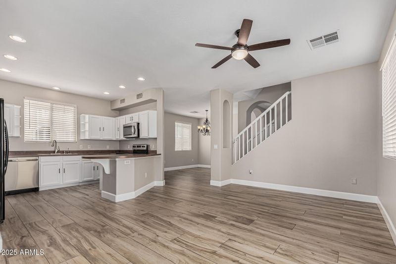 320 W Mountain Sage Dr, Phoenix, AZ 85045