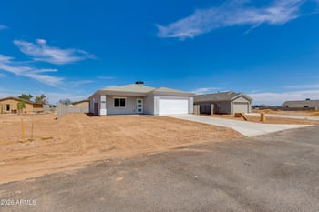 32001 Poplar St, Wittmann, AZ 85361
