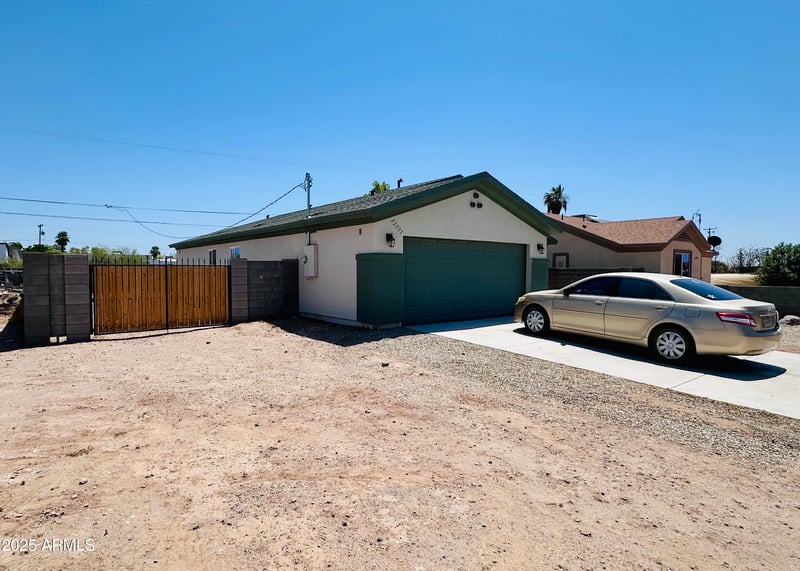 32007 Bush St, Wittmann, AZ 85361