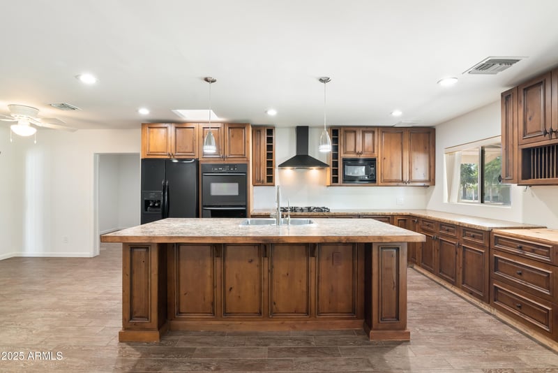 3201 21st St, Phoenix, AZ 85016
