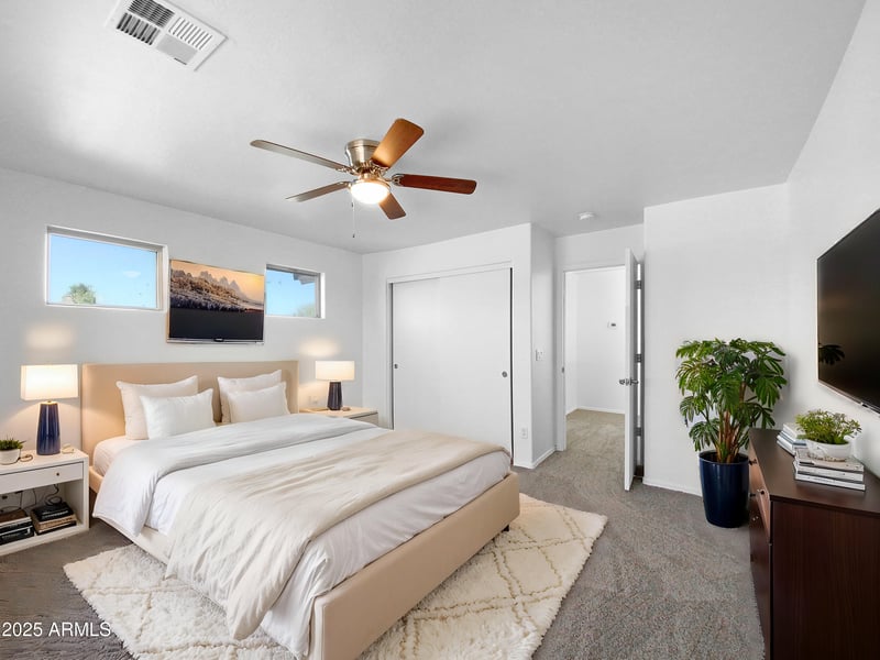 3201 Five Mile Peak Dr, San Tan Valley, AZ 85144
