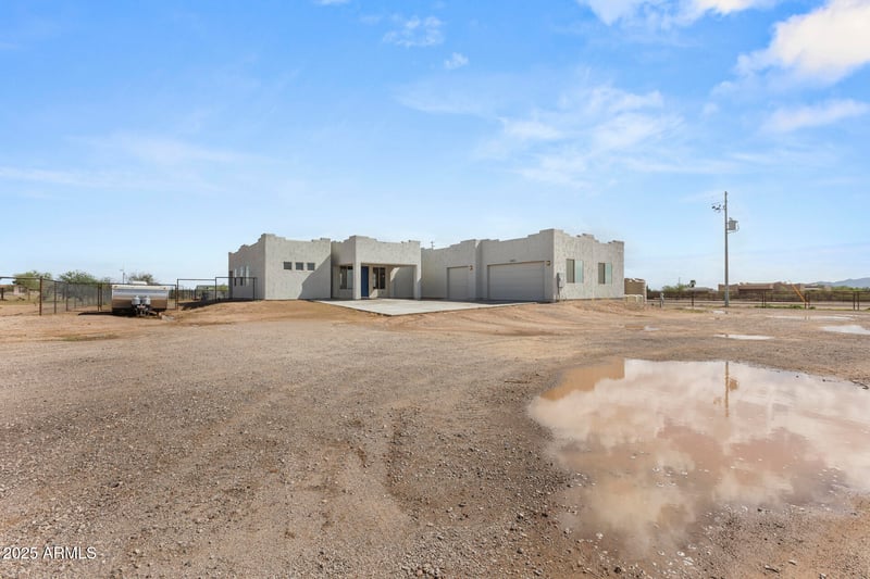 32011 225th Dr, Wittmann, AZ 85361