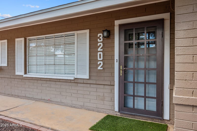 3202 21st St, Phoenix, AZ 85016