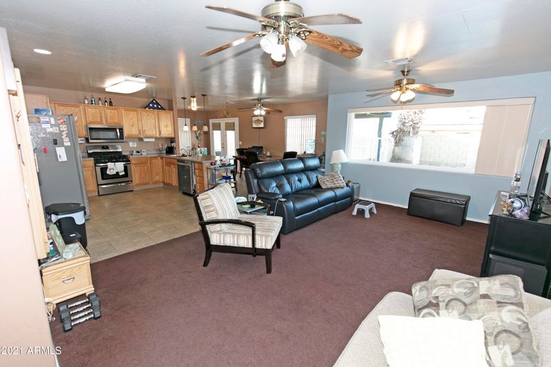3202 W Columbine Dr, Phoenix, AZ 85029