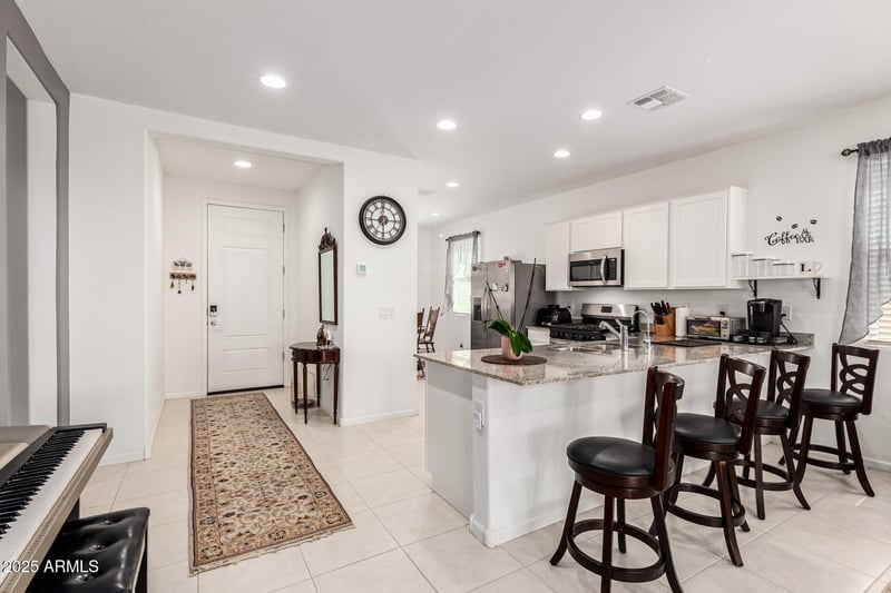 32026 Wayne Ln, San Tan Valley, AZ 85143