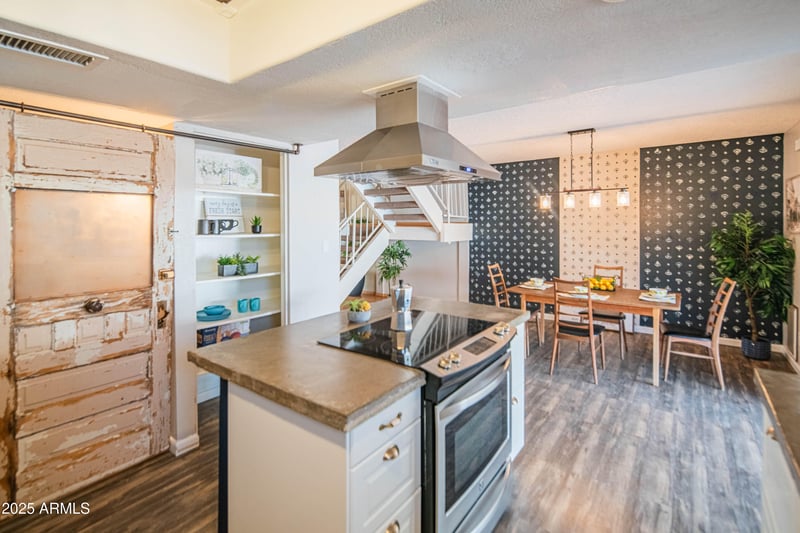 3203 Royal Palm Rd, Phoenix, AZ 85051