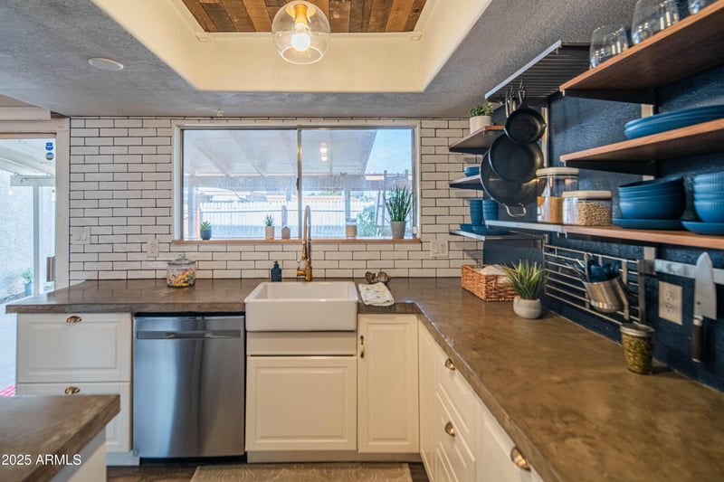 3203 Royal Palm Rd, Phoenix, AZ 85051