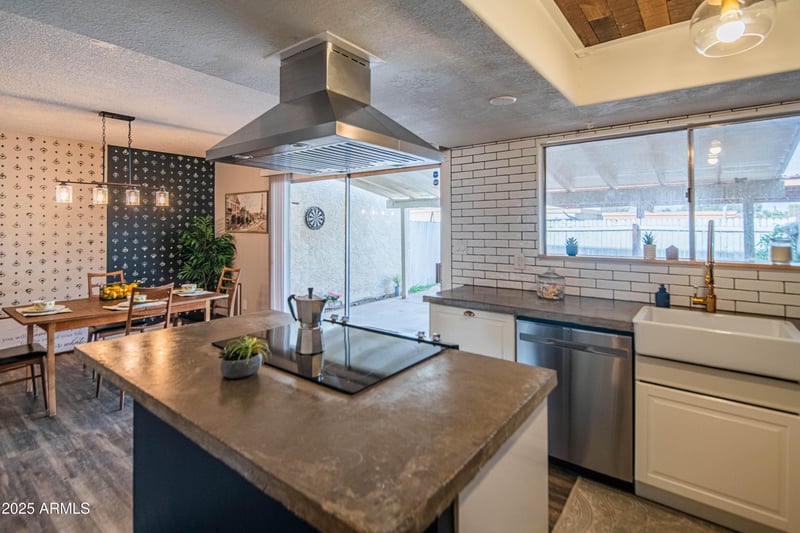 3203 Royal Palm Rd, Phoenix, AZ 85051