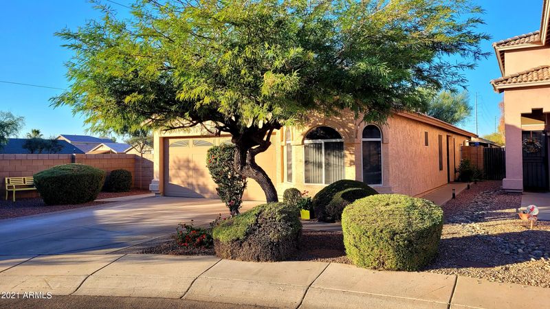 3204 E Kerry Ln, Phoenix, AZ 85050