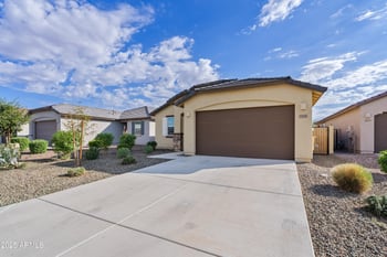32041 Wayne Ln, San Tan Valley, AZ 85143