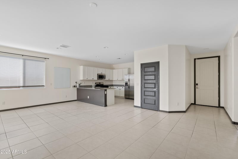 32041 Wayne Ln, San Tan Valley, AZ 85143